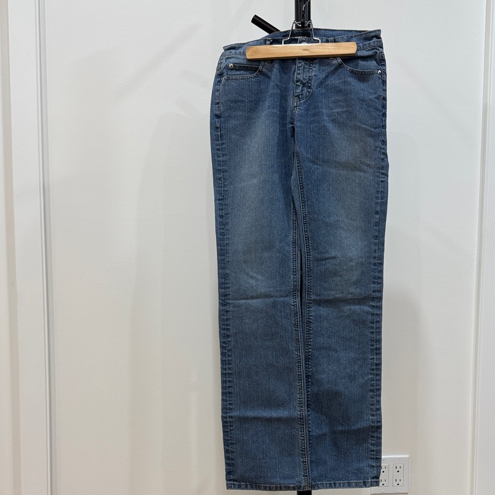 Club Monaco Men's Straight-Leg Jeans in Mid Wash Blue